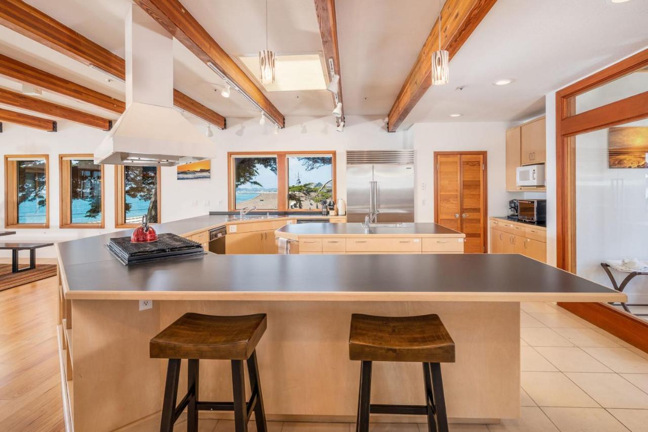 Luxury Beachfront Penthouse Walk To The Beach Restaurants Entertainment Half Moon Bay Exteriör bild